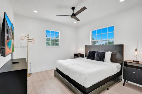 Villa ou maison à louer à Fort Lauderdale, Floride: 6 chambres, 335.56 m2 № 2248046 - photo 20