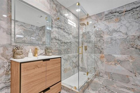 Villa ou maison à louer à Fort Lauderdale, Floride: 6 chambres, 335.56 m2 № 2248046 - photo 14