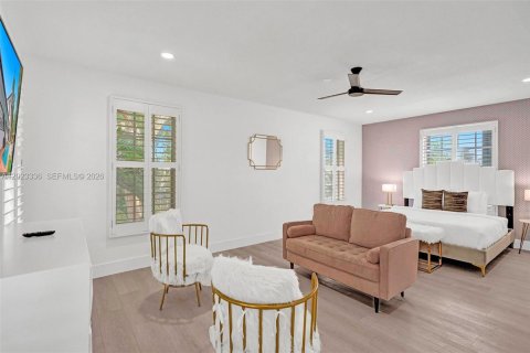 Villa ou maison à louer à Fort Lauderdale, Floride: 6 chambres, 335.56 m2 № 2248046 - photo 12