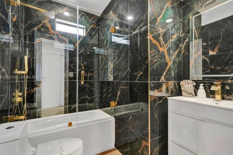 Villa ou maison à louer à Fort Lauderdale, Floride: 6 chambres, 335.56 m2 № 2248046 - photo 19