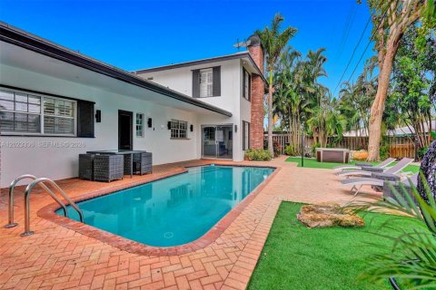 Villa ou maison à louer à Fort Lauderdale, Floride: 6 chambres, 335.56 m2 № 2248046 - photo 3