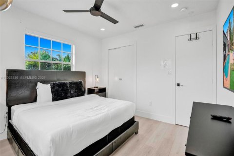 Villa ou maison à louer à Fort Lauderdale, Floride: 6 chambres, 335.56 m2 № 2248046 - photo 23