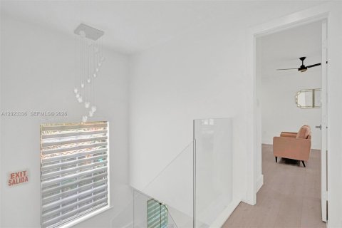 Villa ou maison à louer à Fort Lauderdale, Floride: 6 chambres, 335.56 m2 № 2248046 - photo 5