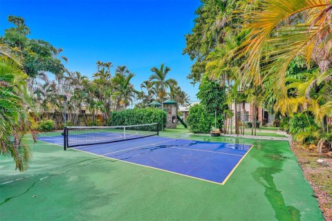 Villa ou maison à louer à Fort Lauderdale, Floride: 6 chambres, 335.56 m2 № 2248046 - photo 4