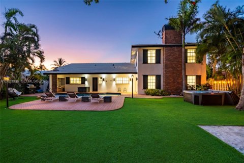 Villa ou maison à Fort Lauderdale, Floride 6 chambres, 335.56 m2 № 2248046