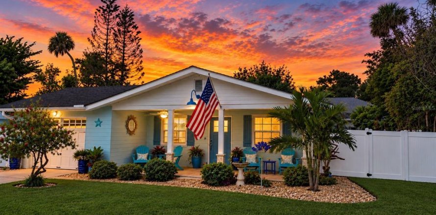 House in Edgewater, Florida 2 bedrooms, 106.84 sq.m. № 2403583