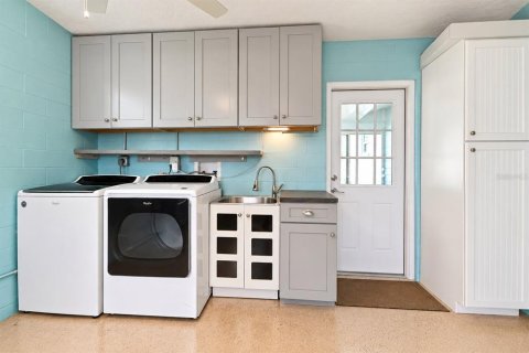 House in Edgewater, Florida 2 bedrooms, 106.84 sq.m. № 2403583 - photo 30