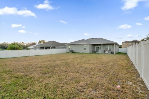 House in Poinciana, Florida 4 bedrooms, 155.98 sq.m. № 1555160 - photo 24