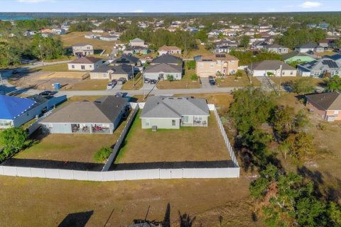 House in Poinciana, Florida 4 bedrooms, 155.98 sq.m. № 1555160 - photo 2