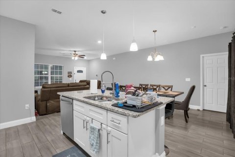 House in Poinciana, Florida 4 bedrooms, 155.98 sq.m. № 1555160 - photo 8