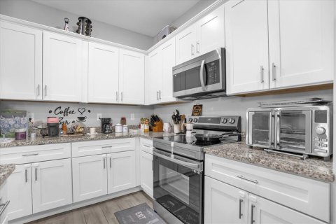 House in Poinciana, Florida 4 bedrooms, 155.98 sq.m. № 1555160 - photo 7