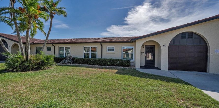 Condo in Largo, Florida, 2 bedrooms  № 1884173