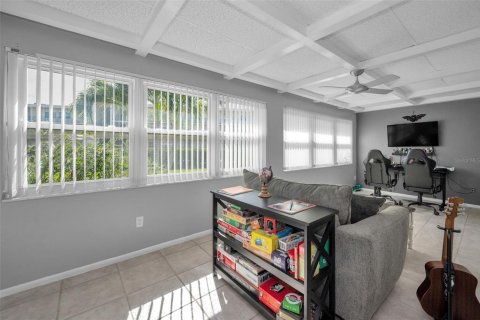Condo in Largo, Florida, 2 bedrooms  № 1884173 - photo 23