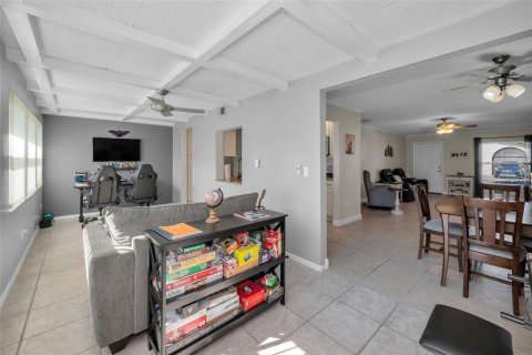 Condo in Largo, Florida, 2 bedrooms  № 1884173 - photo 29