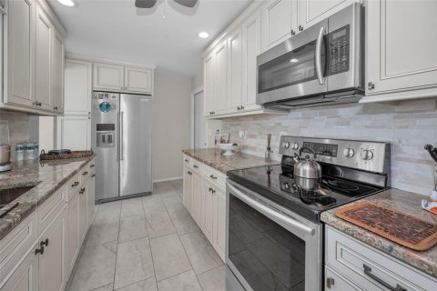 Condo in Largo, Florida, 2 bedrooms  № 1884173 - photo 18