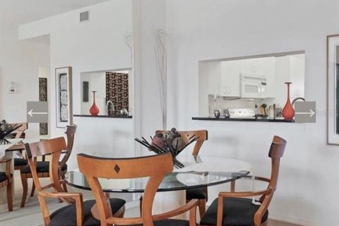 Condominio en alquiler en Sarasota, Florida, 2 dormitorios, 102.75 m2 № 1882702 - foto 9