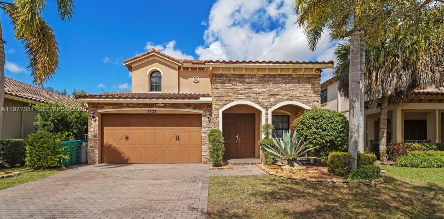 House in Parkland, Florida 5 bedrooms, 350.33 sq.m. № 2049337