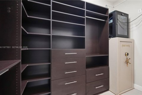 House in Parkland, Florida 5 bedrooms, 350.33 sq.m. № 2049337 - photo 17