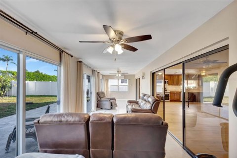 House in Boynton Beach, Florida 3 bedrooms, 206.8 sq.m. № 1722579 - photo 20