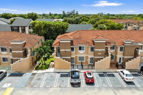 Condominio en alquiler en Miami, Florida, 3 dormitorios, 106.84 m2 № 1946338 - foto 22