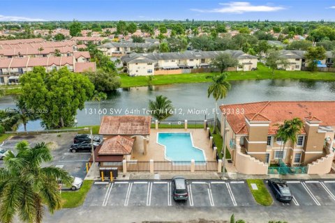 Condominio en alquiler en Miami, Florida, 3 dormitorios, 106.84 m2 № 1946338 - foto 29