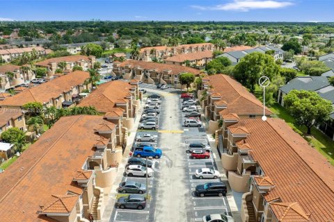 Condominio en alquiler en Miami, Florida, 3 dormitorios, 106.84 m2 № 1946338 - foto 25