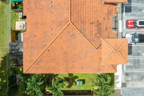 Condominio en alquiler en Miami, Florida, 3 dormitorios, 106.84 m2 № 1946338 - foto 24