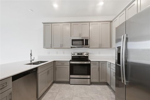 Adosado en venta en Kissimmee, Florida, 3 dormitorios, 165.37 m2 № 2238902 - foto 3