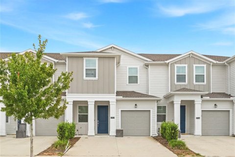 Adosado en Kissimmee, Florida 3 dormitorios, 165.37 m2 № 2238902