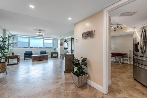 Copropriété à louer à Boca Raton, Floride: 2 chambres, 121.7 m2 № 2168732 - photo 5