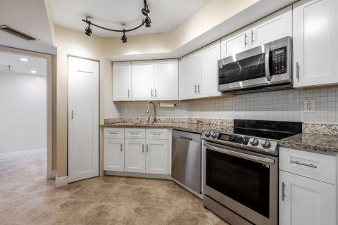 Copropriété à louer à Boca Raton, Floride: 2 chambres, 121.7 m2 № 2168732 - photo 11