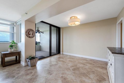 Copropriété à louer à Boca Raton, Floride: 2 chambres, 121.7 m2 № 2168732 - photo 8