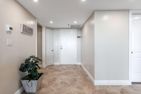 Copropriété à louer à Boca Raton, Floride: 2 chambres, 121.7 m2 № 2168732 - photo 4