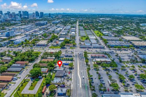 Propiedad comercial en venta en Fort Lauderdale, Florida № 2085587 - foto 8