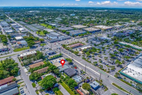 Propiedad comercial en venta en Fort Lauderdale, Florida № 2085587 - foto 10