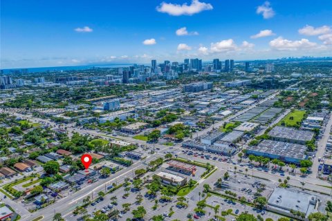 Propiedad comercial en venta en Fort Lauderdale, Florida № 2085587 - foto 15