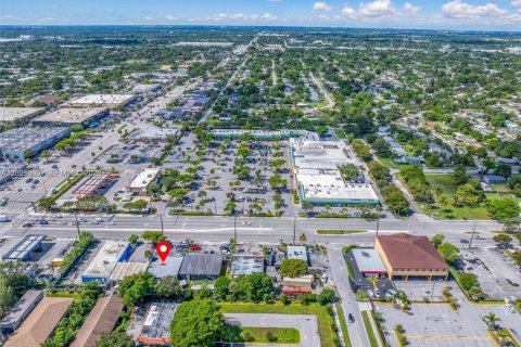 Propiedad comercial en venta en Fort Lauderdale, Florida № 2085587 - foto 11