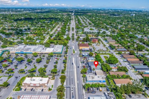 Propiedad comercial en venta en Fort Lauderdale, Florida № 2085587 - foto 12