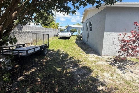 House in Pompano Beach, Florida 3 bedrooms, 83.61 sq.m. № 2068559 - photo 4