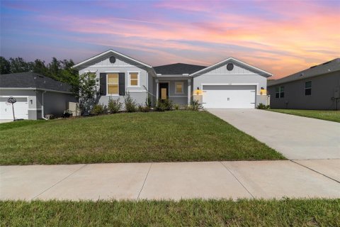 House in Minneola, Florida 3 bedrooms, 203.55 sq.m. № 1841684 - photo 1