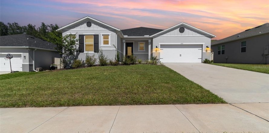 House in Minneola, Florida 3 bedrooms, 203.55 sq.m. № 1841684