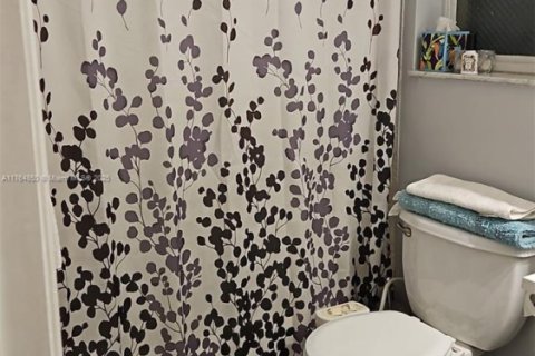 Condo in Sunrise, Florida, 1 bedroom  № 1860750 - photo 16