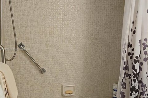 Condo in Sunrise, Florida, 1 bedroom  № 1860750 - photo 15