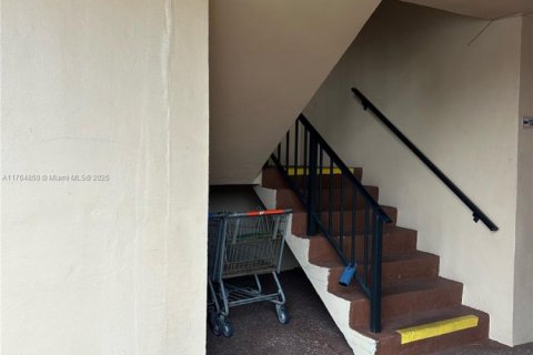 Condo in Sunrise, Florida, 1 bedroom  № 1860750 - photo 19