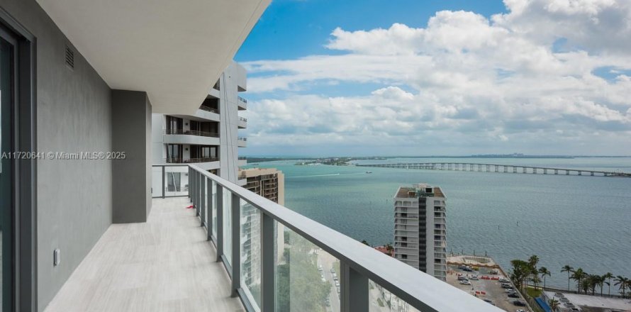 Кондоминиум с 2 спальнями в Майами, Флорида № 1961454