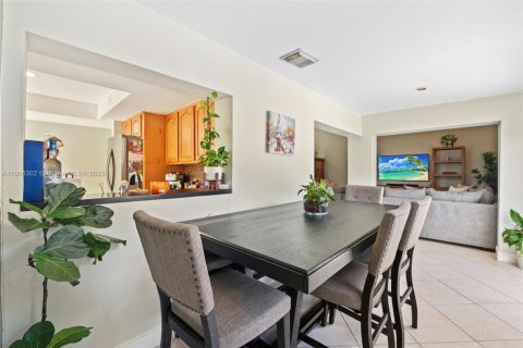 Casa en venta en Miami, Florida, 3 dormitorios, 130.62 m2 № 1963760 - foto 8