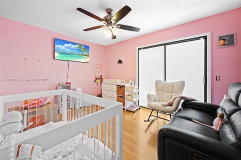 Casa en venta en Miami, Florida, 3 dormitorios, 130.62 m2 № 1963760 - foto 16