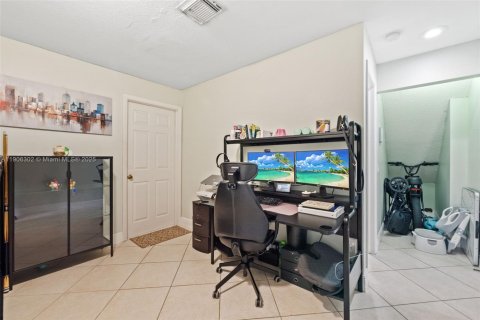 Casa en venta en Miami, Florida, 3 dormitorios, 130.62 m2 № 1963760 - foto 20