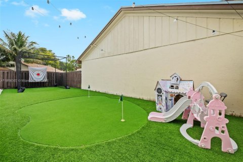 Casa en venta en Miami, Florida, 3 dormitorios, 130.62 m2 № 1963760 - foto 23