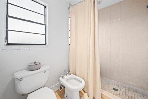 Casa en venta en Miami, Florida, 3 dormitorios, 130.62 m2 № 1963760 - foto 14